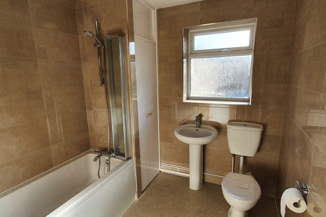 Wilfred Road, Taunton photo 5
