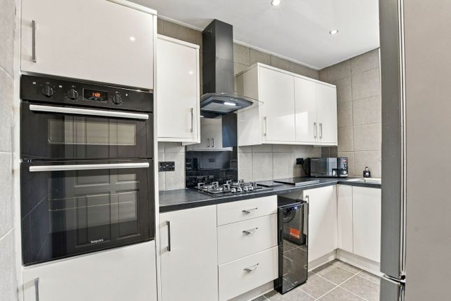 18, Campbell Place, Irvine photo 3