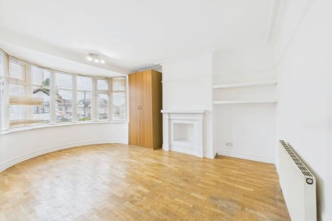 38a Rusland Park Road, Harrow photo 3