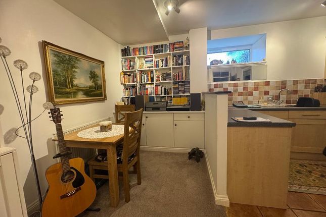 2, Silkweavers Mews, Rothwell photo 4