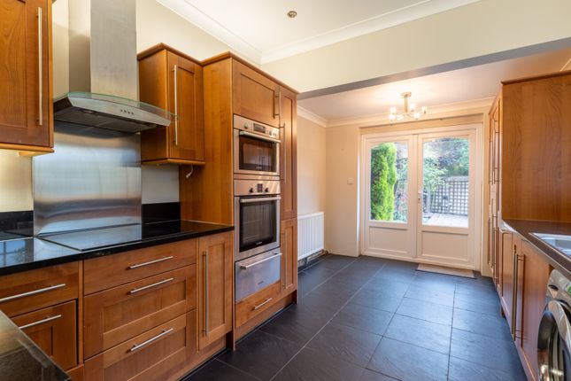 28 Milton Avenue, Gravesend, Kent photo 3