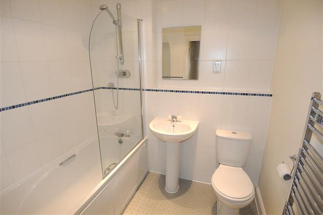 Flat 3 Balfour House, 5 Balfour Road, Weybridge photo 4
