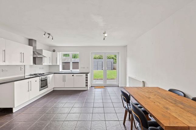 4 Icknield Way, Baldock photo 4
