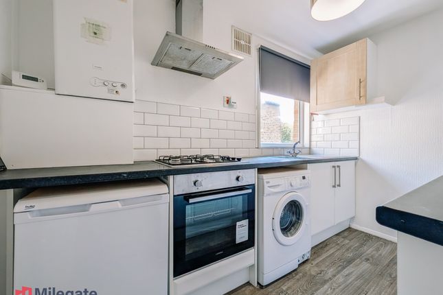 First Floor Flat 176, Wellfield Road, London photo 4