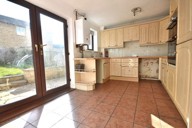 31, Martel Close, Northampton photo 3