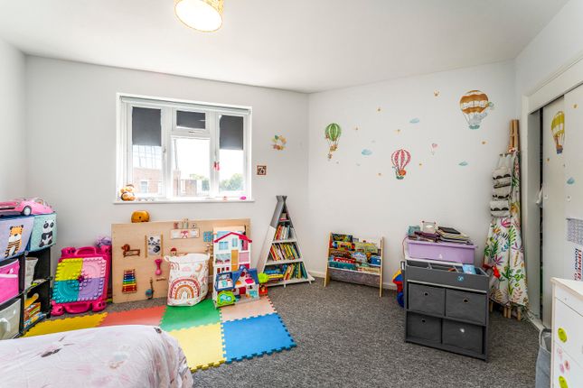 31A, Ashfield Parade, London photo 4