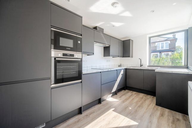 2 Verde Lodge,, Burghill Road, London photo 2