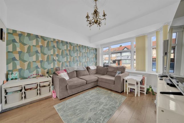 24, Stanley Avenue, Dagenham photo 2