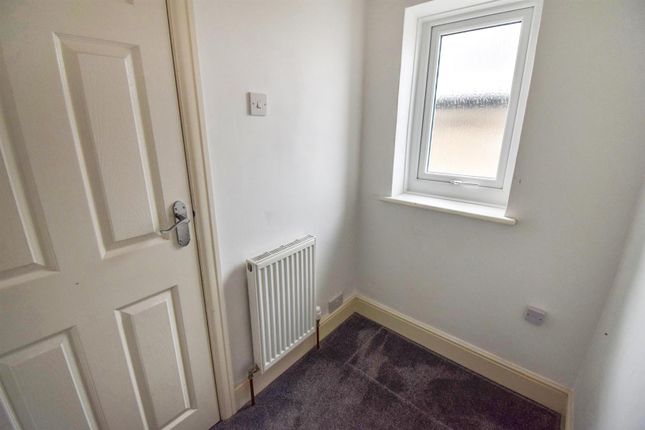 Semi-detached house to rent in Forest Avenue, Mansfield