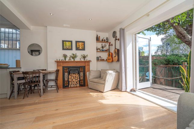 Flat 1,, 110, Harberton Road, London photo 2