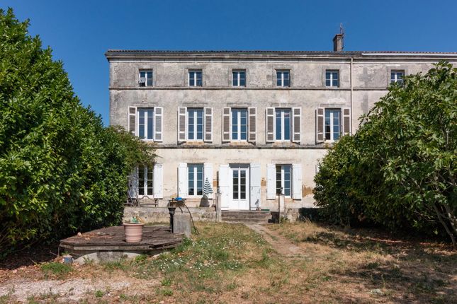 Thumbnail Property for sale in Neuvicq-Le-Chateau, Poitou-Charentes, 17490, France