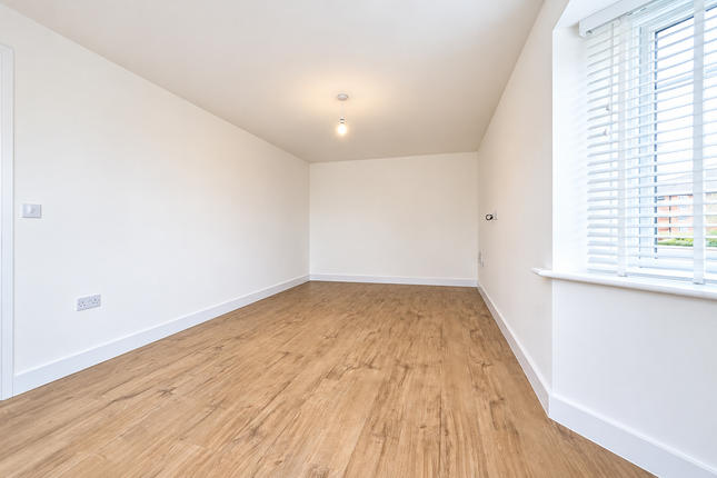 31 Limetree Way, Leicester photo 2