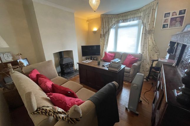 16, George Road, Farncombe photo 3