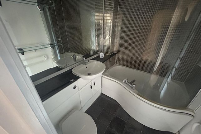 Flat 20, Cwrt Naomi, Pentre Doc Y Gogledd, Llanelli photo 4