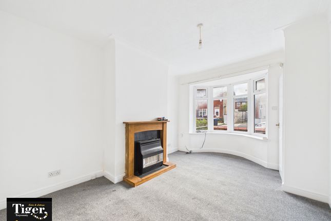 77, Hemingway, Blackpool photo 2