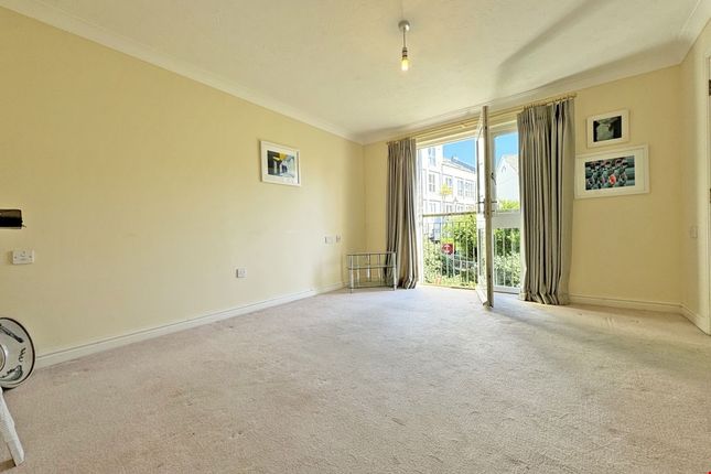 Flat 15, Lowen Court, Truro photo 4