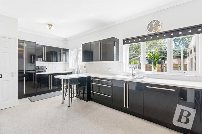 28, Cranborne Gardens, Upminster photo 4