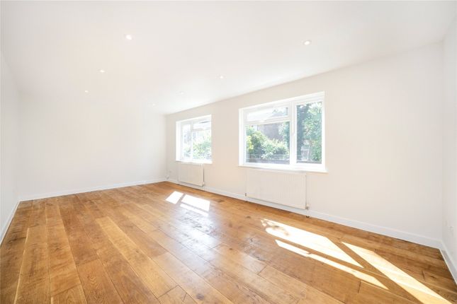 12, Moore Walk, London photo 3