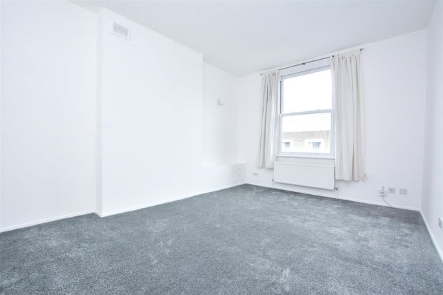 Flat to rent in Goldney Road, London