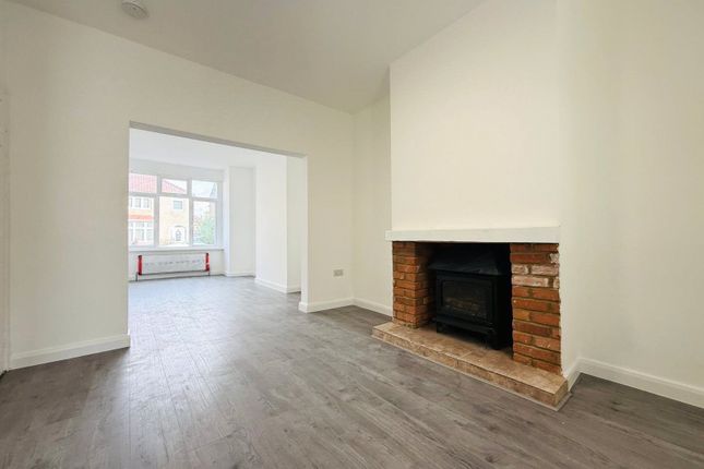 34, Bushey Road, Greater London photo 2