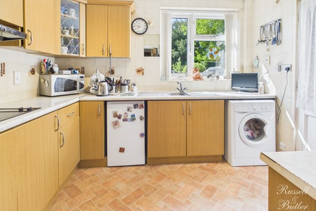 2, Stowe Close, Buckingham photo 3