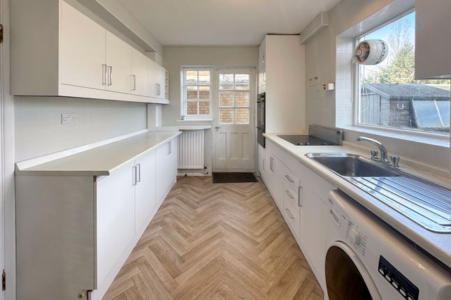 31,, Halkingcroft, Slough photo 4