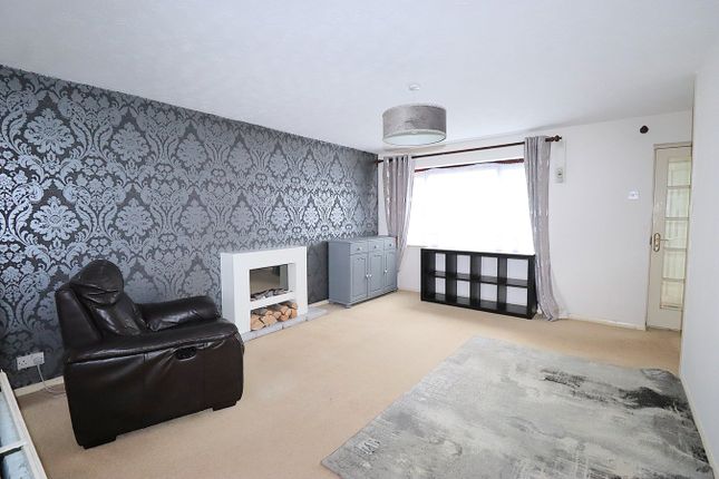 428, Pinewood Park, Farnborough photo 3