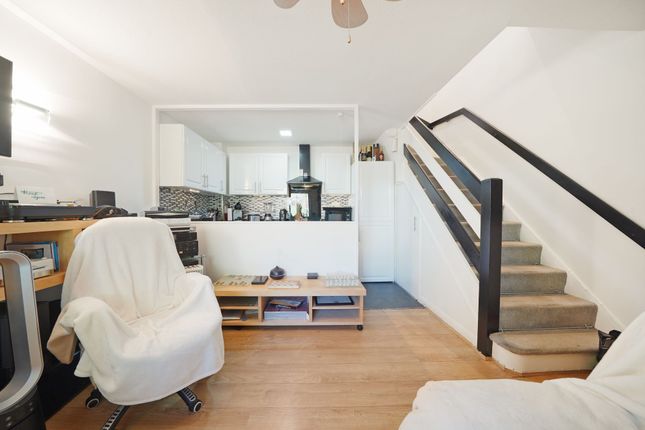41a Ross Road, London photo 4