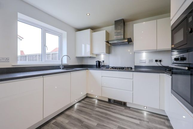61, Kingfisher Street, Southend-On-Sea photo 4