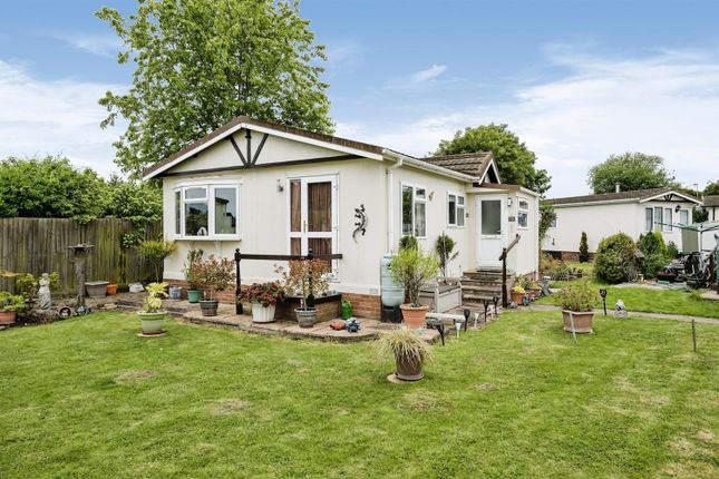 Thumbnail Mobile/park home for sale in Ramsey Road, Warboys, Huntingdon