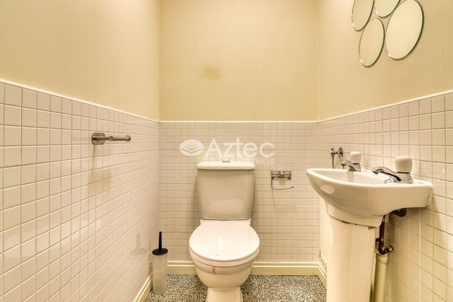 5 Harlow Crescent, Oxley Park, Milton Keynes photo 4