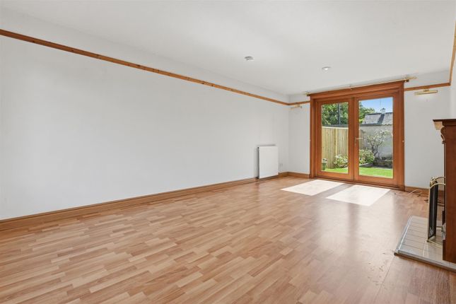3, Swan Place, Glenrothes photo 4