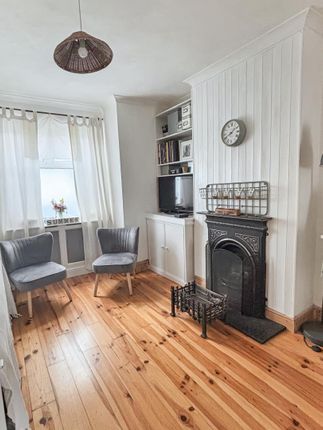 37, Burlington Road, Enfield photo 4