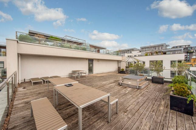 Point Pleasant, Wandsworth photo 4