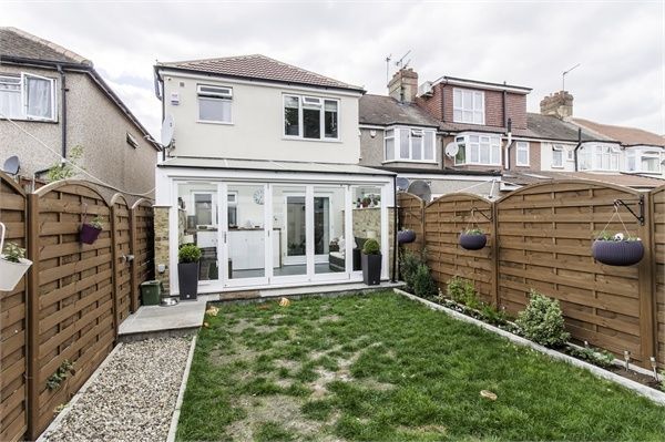 End terrace house to rent in Torrington Road, Perivale, Greenford