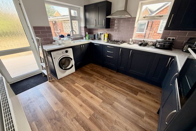 15, Willow Close, Thornton photo 3
