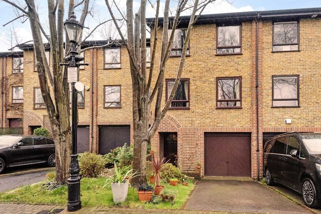 Thumbnail Property for sale in Abinger Mews, London