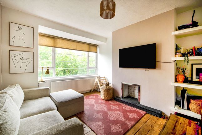 Flat 7, North Gates,, High Road, London photo 2