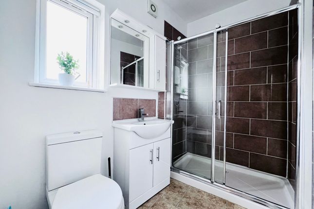 22 Faraday Road, Nottingham photo 4