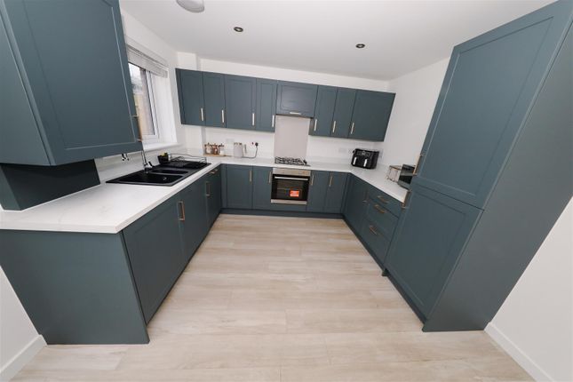 25, Dalzell Park, Glenrothes photo 4