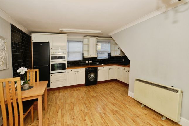 15, Elms Avenue, Kent photo 5