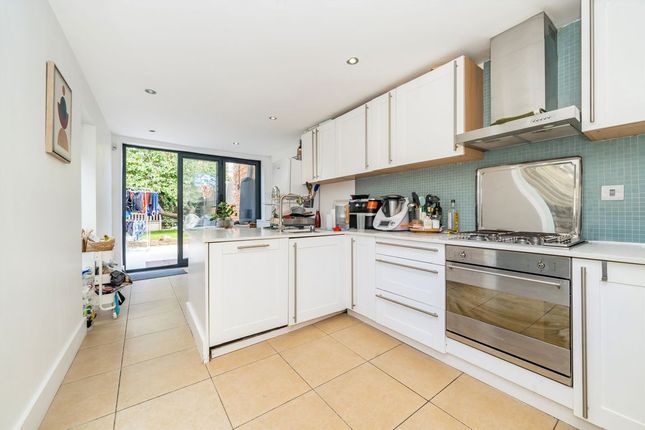166, Estcourt Road, London photo 4