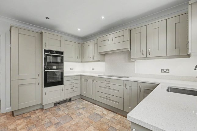 12, Elmfield Close, Gravesend photo 2