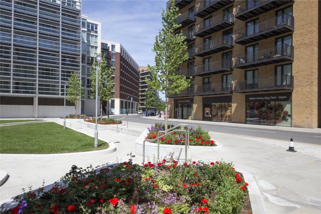Flat to rent in Mercier Court, 3 Starboard Way, Royal Wharf, London