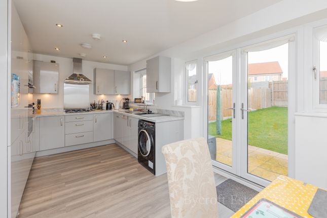 14, Sparrowhawk Close, Great Yarmouth photo 2