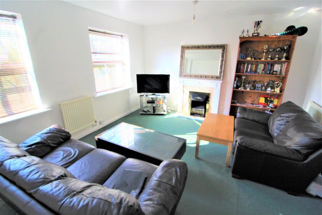 Maisonette for sale in Tollgate Drive, Hayes