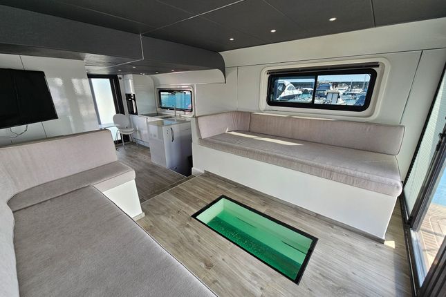 Inspiration 28 Floating Water Lodge, Marina, Brighton photo 3