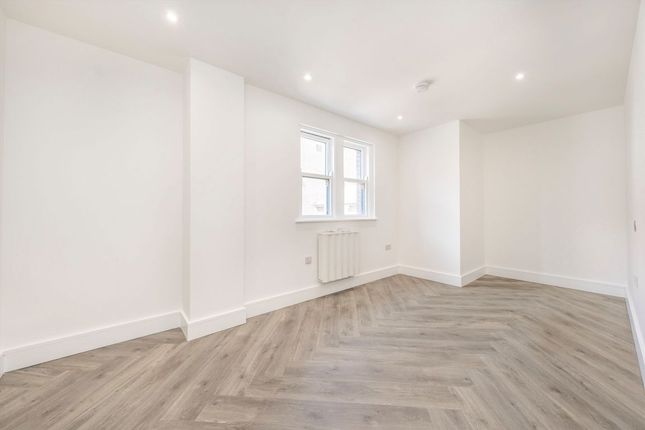Flat 19, Spice Court, Ivory Square, London photo 3