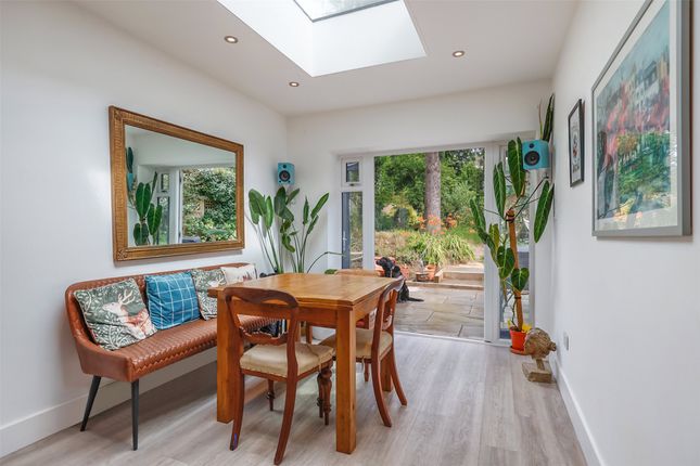6, Harts Lane, Godstone photo 4