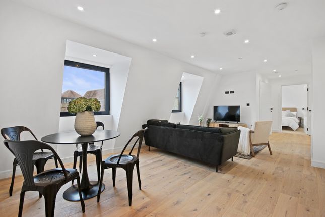 Thumbnail Flat to rent in Fairfield Road, Brentwood